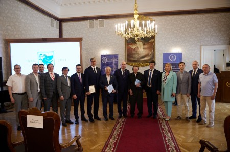 Ежегодная Премия Ассоциации выпускников Юридического факультета «Выпускник года»